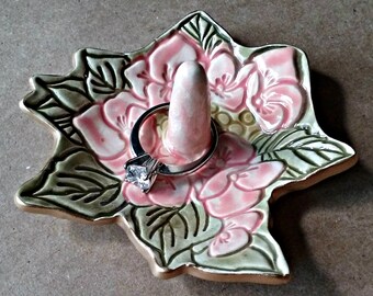 Ceramic Ring Holder Coral flowers edged in gold