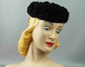 Vintage 1940s Hat Black Felt Petal Tilt Pillbox