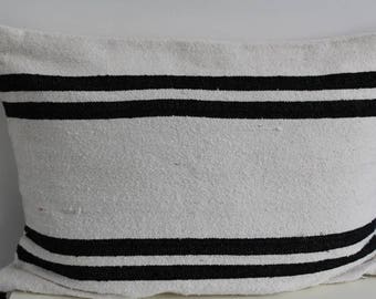 Moroccan pom pom cushion!