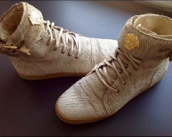 Sale • GIANNI VERSACE shoes medusa gold logo Rare vintage Gianni Versace python leather shoes with gold medusa details