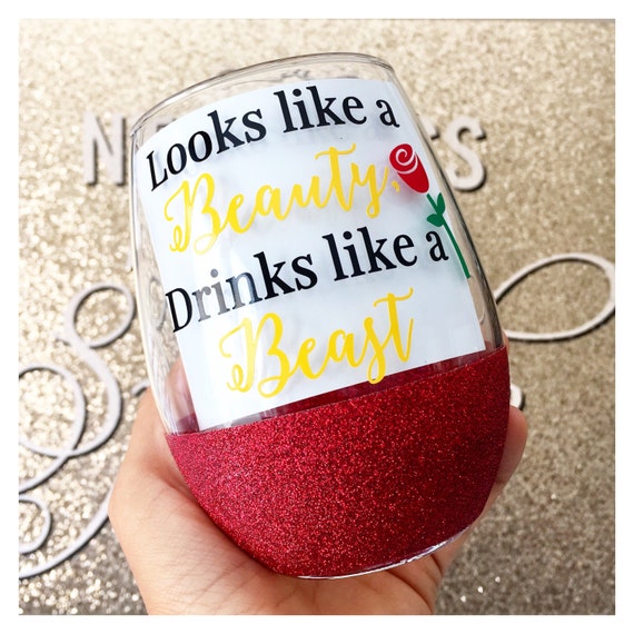 Download Looks Like A Beauty Drinks Like A Beast Glitter Wine Glass