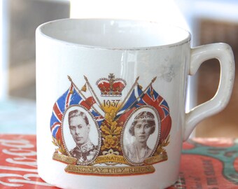 Souvenir Commemorative mug of King George VI and Queen Elizabeth (Queen Mother).