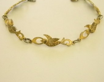 Vintage Gold Tone Dove Bird Bracelet