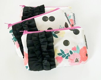 mini ruffle clutch -- pops & dots