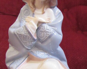 Lladro Virgin Mary Nativity 5477 --- Free Shipping
