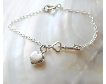 sterling silver bracelet with key and heart charm • beaucoup de beads • B157