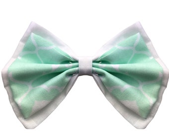 Girl's Hair Bow | Hand-Made | Green Trellis