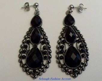 Black Crystal Earrings,Vintage Style,Jewelry,Earrings,Gifts,Gifts for Her,Gift Ideas,Dangle Earrings,Black,Silver,Mom,Auntie,Birthdays