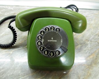 Vintage Siemens FeTAp 611-2a Fern Green Rotary Phone