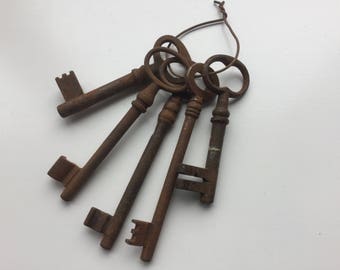 Set of 5 Vintage, Rusty Keys, Skeleton Keys