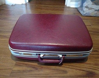 Vintage 1970s Samsonite Suitcase