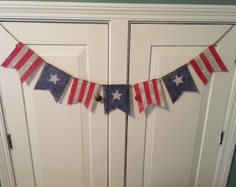 Red, White, & Blue Burlap Banner // 4th of July Decor