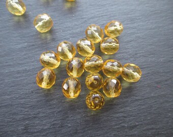 Faceted 10 mm: 10 beads jonquil yellow transparent Bohemian-