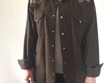 Vintage Pendleton with plaid shoulder detail