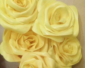 Roses to create floral arrangements at home.