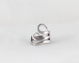 Unique, design fork ring