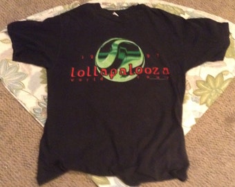 Vintage Lallapalooza world Tour T-Shirt