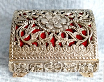 MUSICAL Ring-Trinket Box by Sankyo, Made in Japan, 1970's