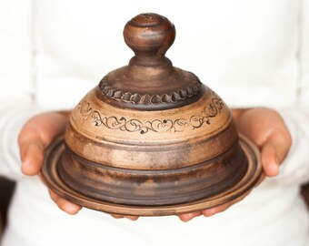 Butter dish Ceramic butter Dish Butter holder Butter dish with lid Pottery dish Butter keeper Cheese plate Covered butter dish Lidded dish
