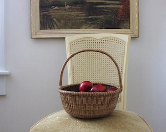 Vintage Round Basket with Handle