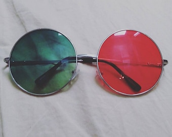 Noodle Glasses from Saturnz Barz Song on Humanz Album by Gorillaz