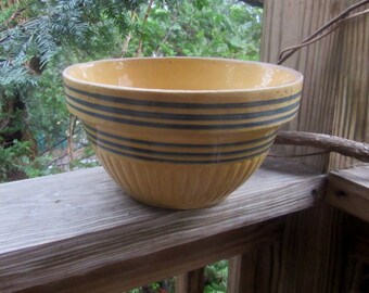 WONDERFUL ANTIQUE YELLOWWARE mixing bowl with blue stripes