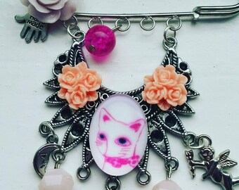 Handmade cat lover brooch pin/bag charm