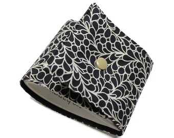 Classic checkbook black and ecru - checkbook left heel