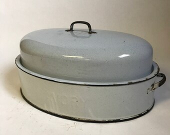 Vintage Savory Enamel Roaster, Roasting Pan with Lid, Farmhouse Decor, Farmhouse Kitchen, Photography Prop, Shabby Chic, Oval Enamelware