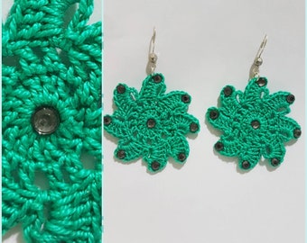 Flower earrings with rhinestones