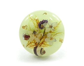 Vintage Dried Flower Brooch, Lucite, Seashell, M23