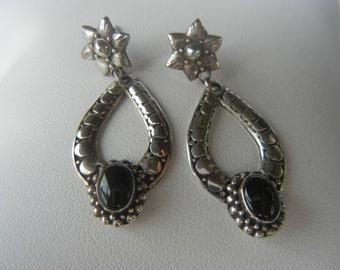 Sterling silver Bali earrings with black onyx. Silver and black onyx earrings. Black onyx and silver earrings. Balinese onyx earrings.