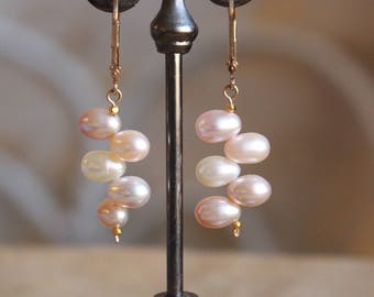 Light pink pearl earrings