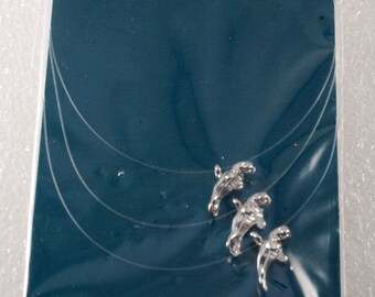 Vintage Made in USA Triple Strand Manatee Invisible Necklace Jewelry