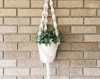 Macrame hanging planter