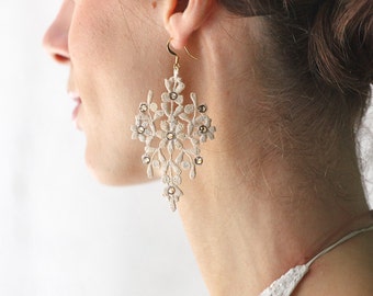 Lace Earrings/Bridal Earrings/Wedding Earrings/Long Earrings/Fashion Earrings/Swarovski Earrings/Champagne/Chandelier Earrings