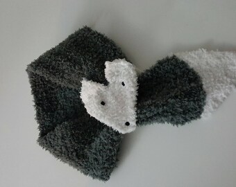very sweet to put on Fox scarf