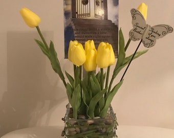 Artifcal flower arrangements