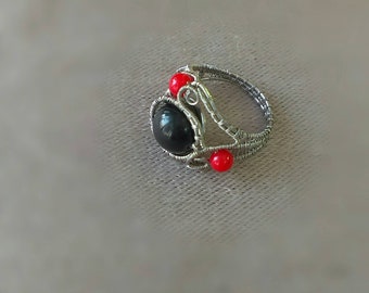 Wirewrapped red and black ring