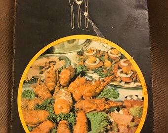 1978 Ceylon Daily News Cookery Book, edited by Hilda Deutrom