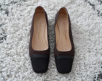 Vintage 90's Ferragamo pumps - Brown with black toe cap