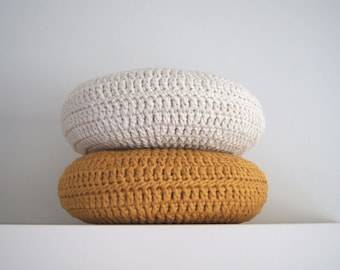 Set of 2. Crochet pillow. Round pillow. Crochet cushion. Coussin crochet. Cojin ganchillo. Crochet home decor. Nursery decor