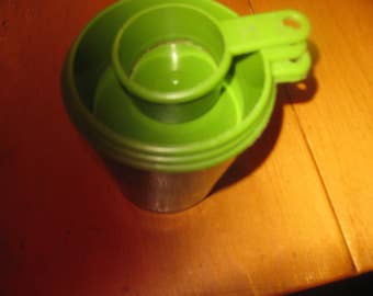 Vtg Green Stackable Measuring Cups set of 4 mid century kitchen free ship