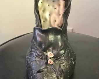 RARE!! Fantastic Laura Peery ceramic shoe, cannot find this any where!