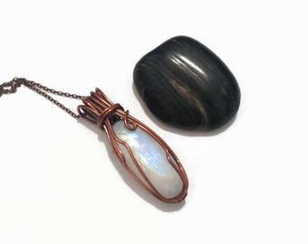 Copper Wire Wrapped Moonstone Necklace pendant/ Moonstone necklace Pendant/ Wire Wrap Jewelry/ Copper Necklace/ Wire Wrap Moonstone