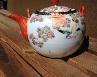 Chinese Teapot, Floral Teapot, Asian Teapot, Asian Floral Pot, Asian Floral Teapot, Daisy Teapot, Swallow Teapot, Swallow Bird Pot