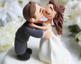 Custom Cake Topper- Hugging & Kissing