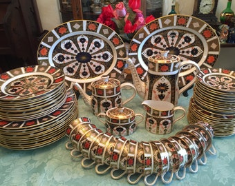 Royal Crown Derby Old Imari 1128 Dinnerware 12 Place setting. 78 pieces.