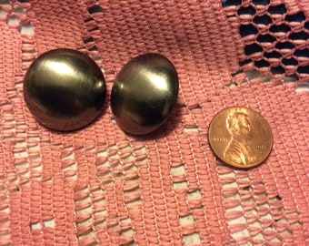 Vintage metal clip earrings