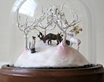 Miniature Diorama Fantasy Fairy tale Micro World Glass Dome Tiny Deer: The Discovery of a Sacred Deer